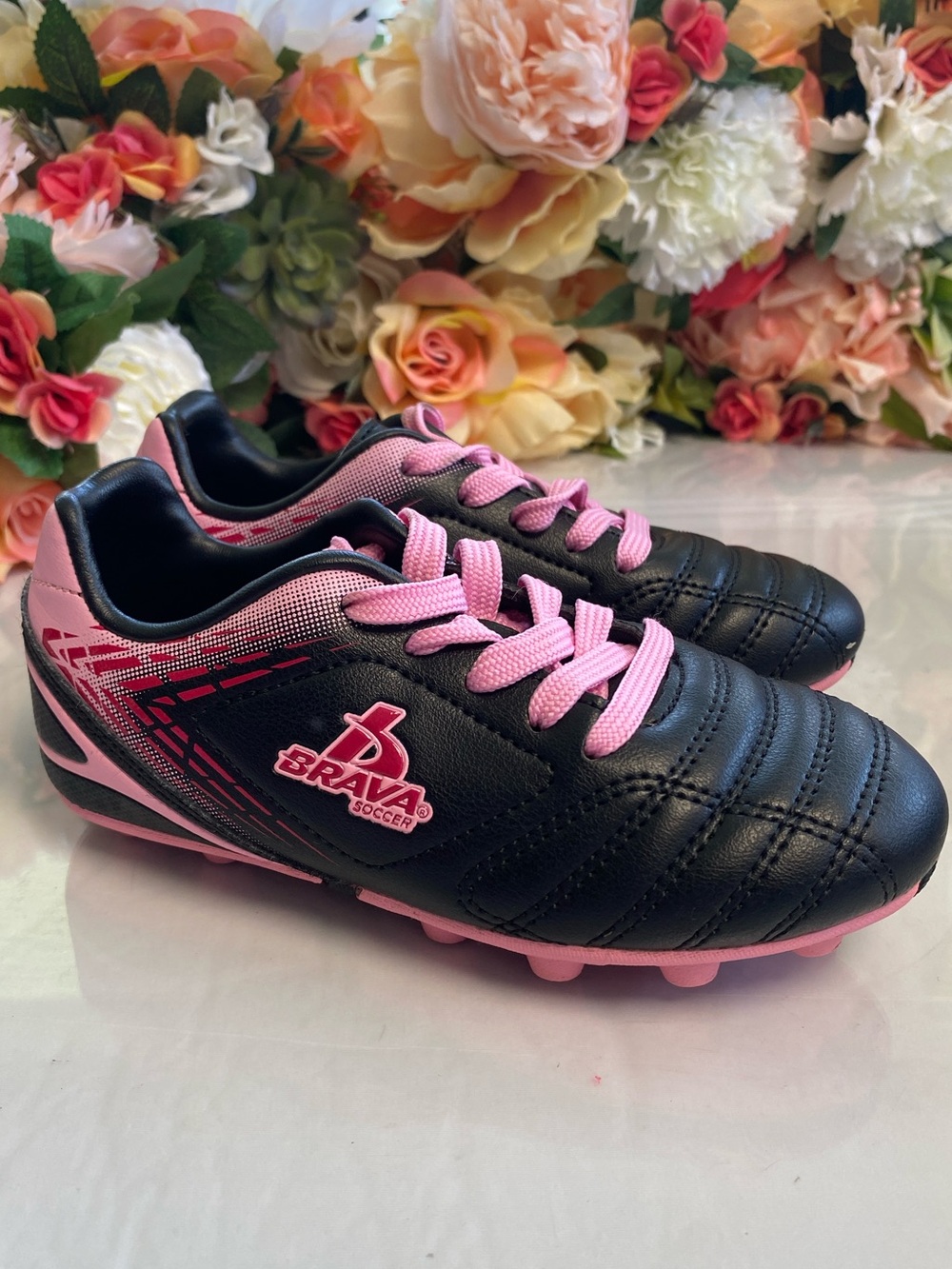 Brava Soccer Girls Molded Cleats Pink Black Size 11D